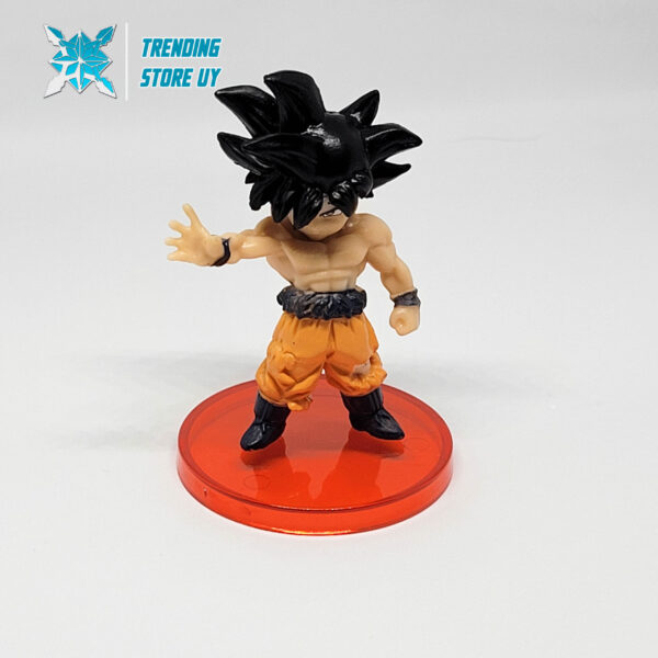 Goku traje roto